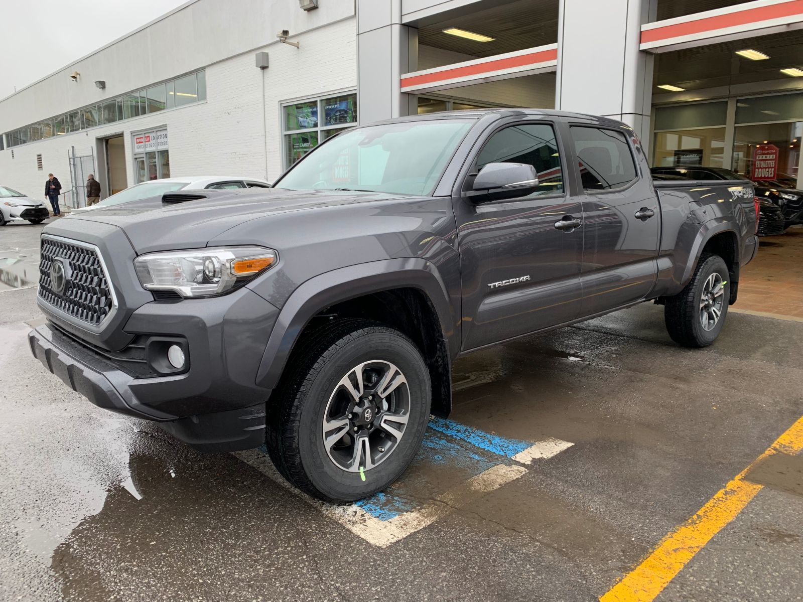 Used 2019 Toyota Tacoma SR5 TRD SPORT for sale in Montreal ...