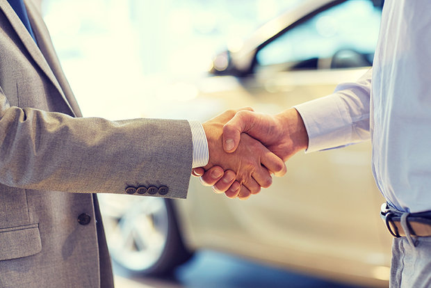 Choisissez entre l'achat ou la location d'un véhicule neuf Chrysler, Jeep, Dodge ou Ram