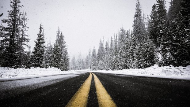 6 Must-Have Items In Your Emergency Car Kit