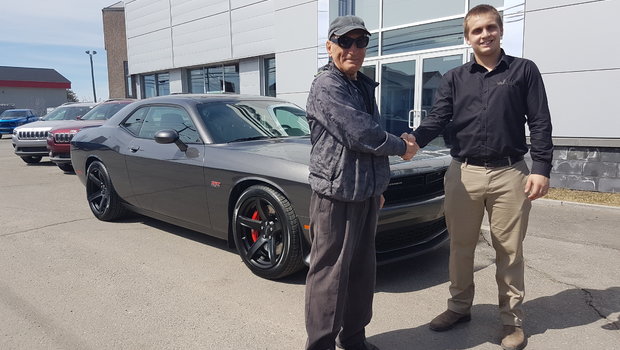 Merci à l’équipe de vente du garage Windsor pour leurs précieux conseils lors de l’achat de mon Challenger 2018.Etant client de votre concession depuis 4 ans, j’apprécie le professionnalisme et la courtoisie de tout votre personnel. Bon succès...
