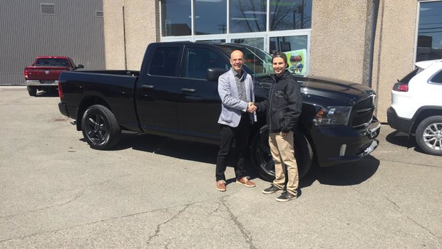 Merci beaucoup au Garage Windsor pour l'excellent service. Je suis très content de mon Ram.