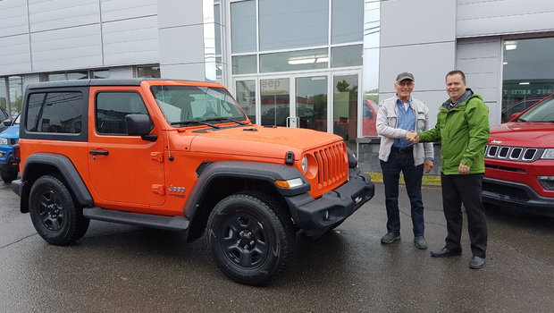 Toute nos félicitation à M. Regis Leclerc qui à renouveler son Wrangler 2014 pour le nouveau 2018. Un vrai de vrai.