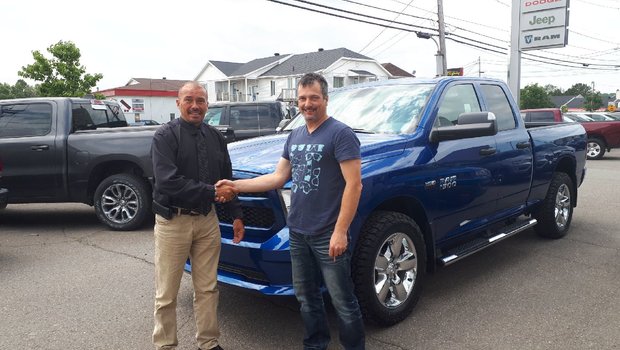 Félicitation à M. Raymond Landry pour l'achat de son nouveau Ram 1500 Express et merci!