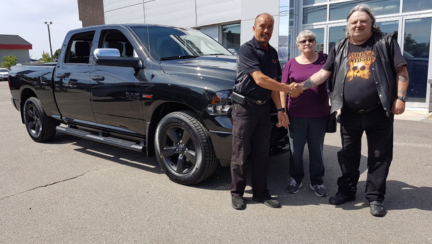 Merci à M. et Mme. Foucault pour l'achat de leur nouveau camion Ram 1500 Bighorn Black Edition EcoDiesel.