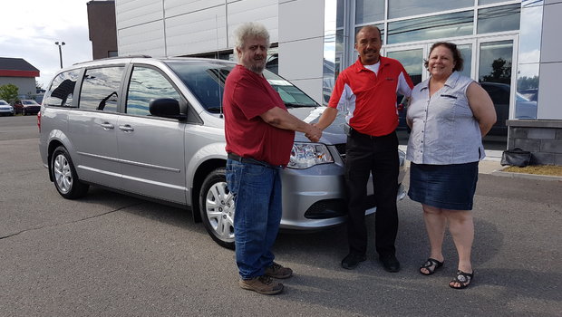Merci à M. et Mme. Ouellet de la Brocante de la Rivière pour l'achat de leur nouvelle Dodge Grand Caravan ainsi que leurs bonne clientèle.