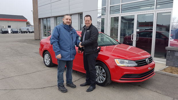 Un autre client de satisfait!!! Merci Sebastien et bonne route avec ta nouvelle Jetta.