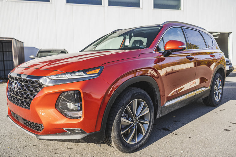 New 2019 Hyundai Santa Fe LUXURY w/ Dark Chrome Exterior New 2019 Hyundai Santa Fe LUXURY w/ Dark Chrome Exterior
